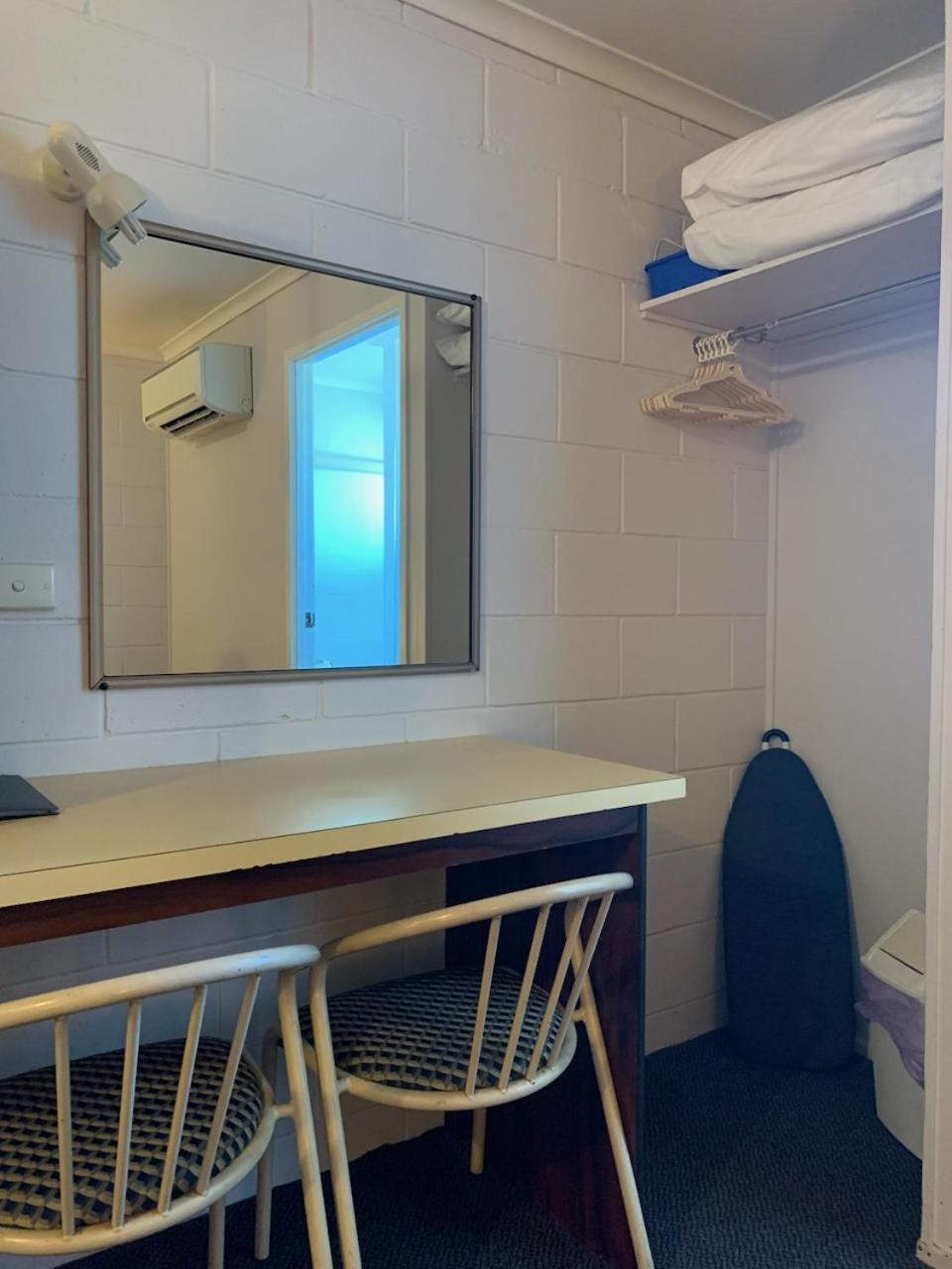 Warrego Motel Чарлевил Екстериор снимка