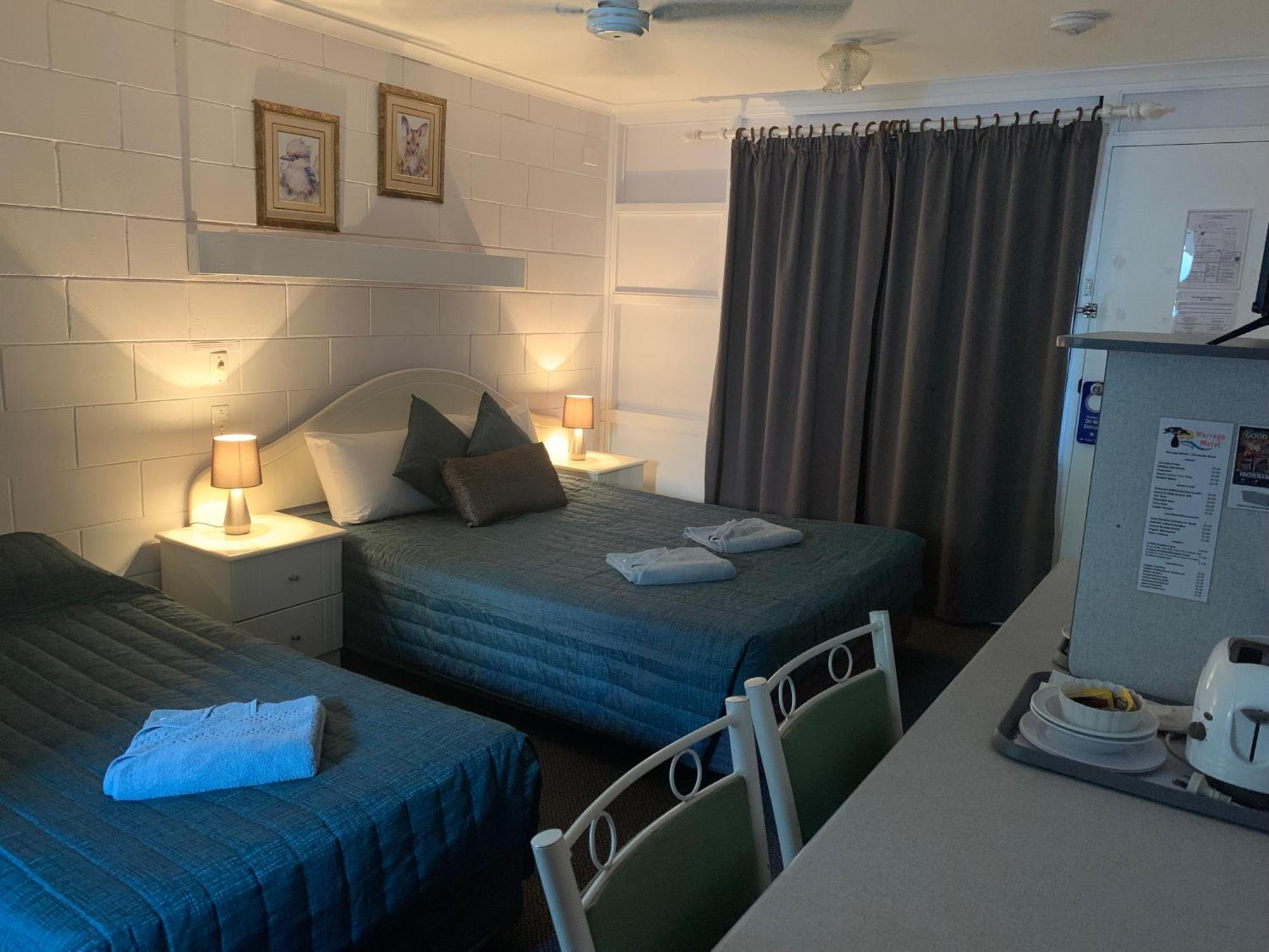 Warrego Motel Чарлевил Екстериор снимка