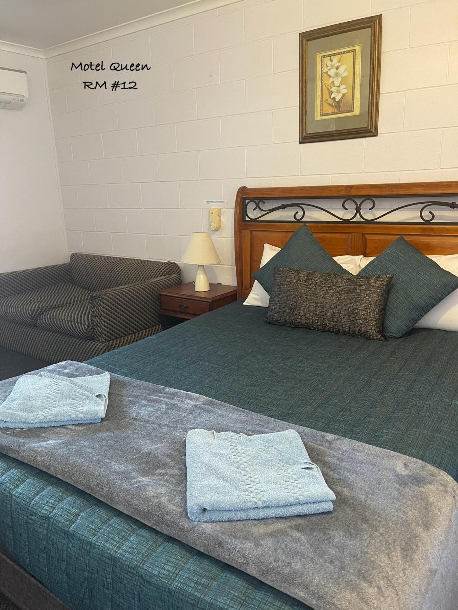 Warrego Motel Чарлевил Екстериор снимка