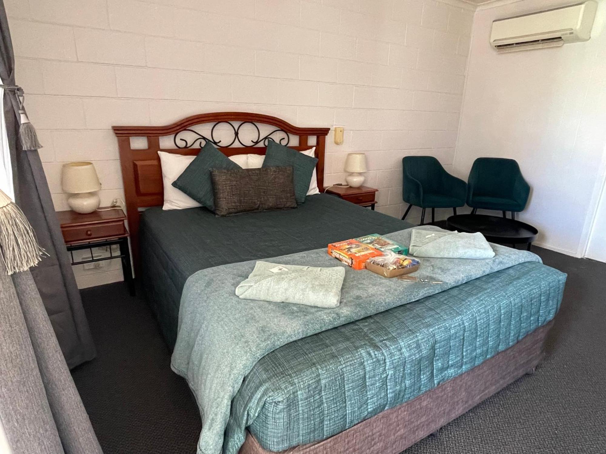 Warrego Motel Чарлевил Екстериор снимка