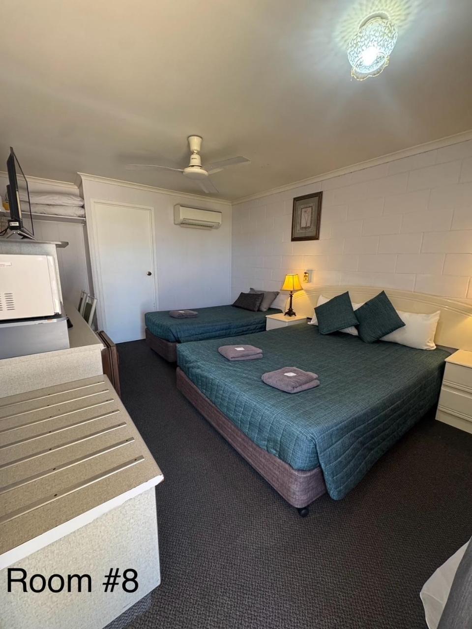 Warrego Motel Чарлевил Екстериор снимка
